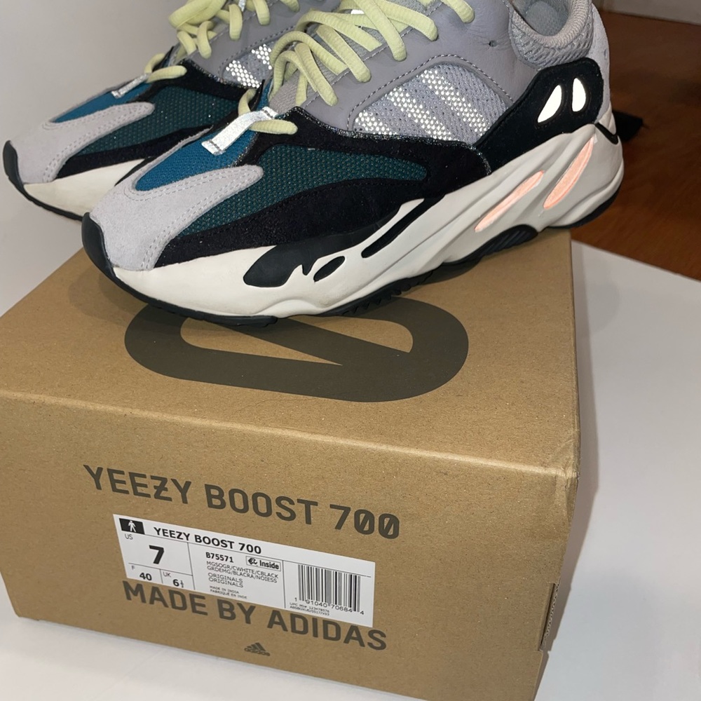 Yeezy Adidas 700 Wave Runner Sz 7